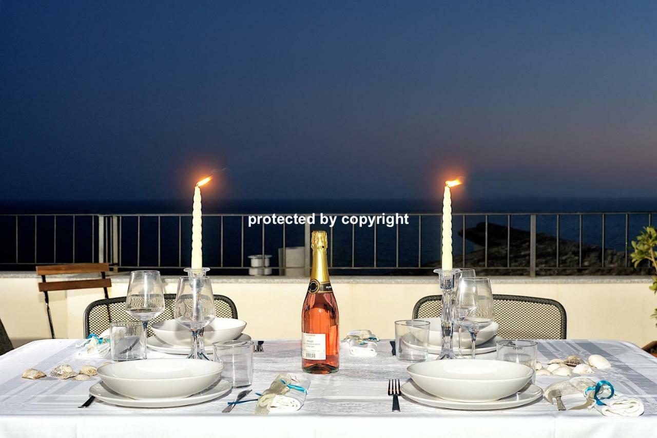 Вілла Luxury Penthouse Sea View Корнілья Екстер'єр фото